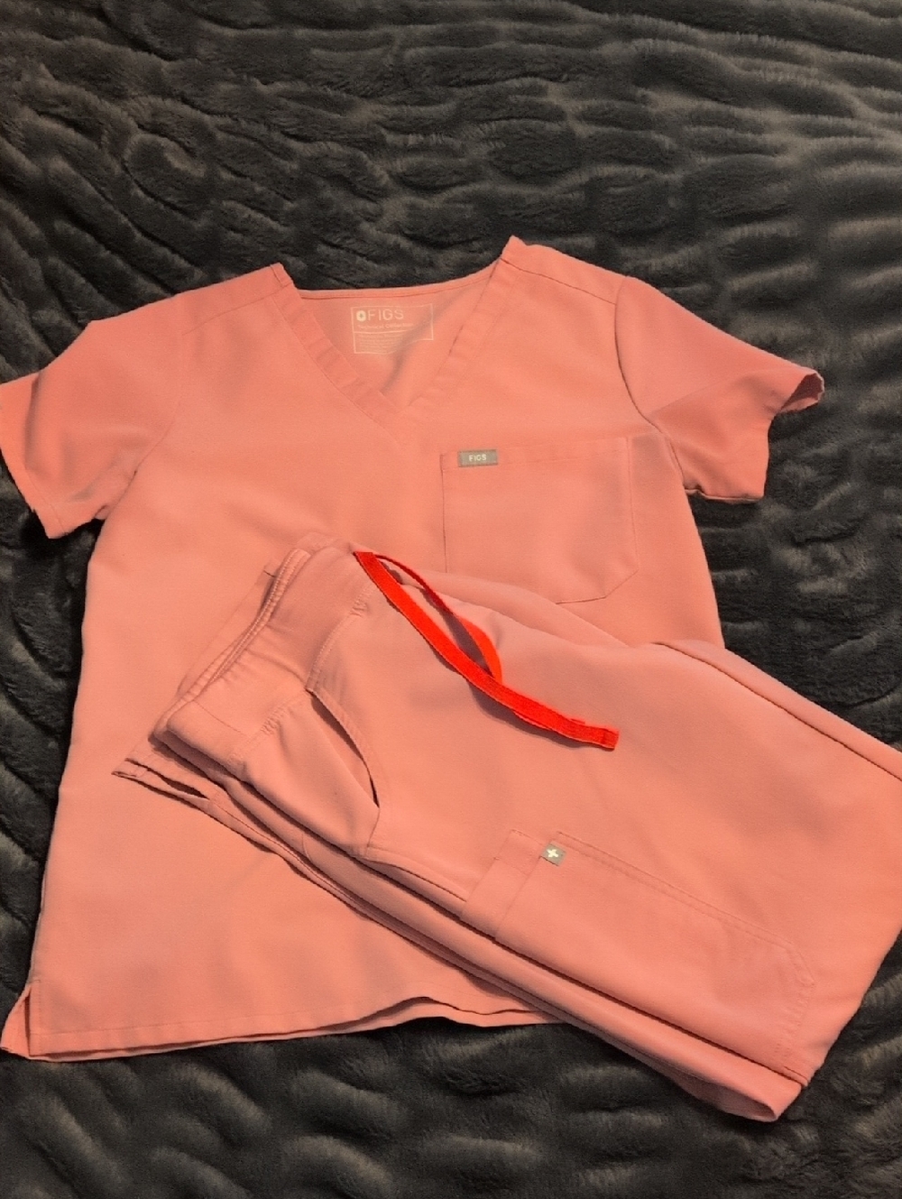 FIGS Pink V‑Neck Scrub Top